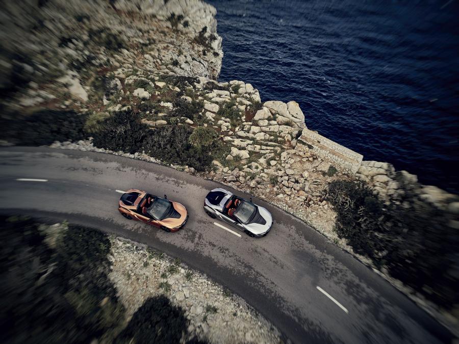  BMW i8 Roadster (I15) 2018 года  (WW) (фото 45 из 198)